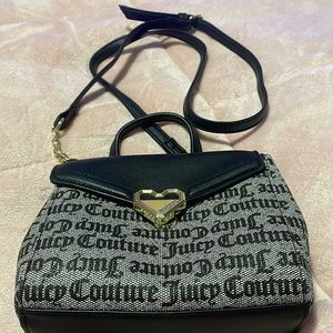 Juicy Couture small purse excellent condition